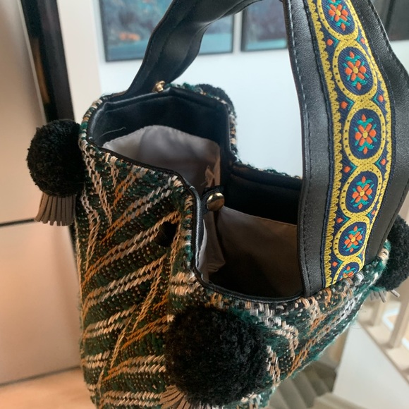 WOONAM Pure Handmade Multi color Tweed Mini Bucket Handbag Wrist Bag with poms - Picture 6 of 9